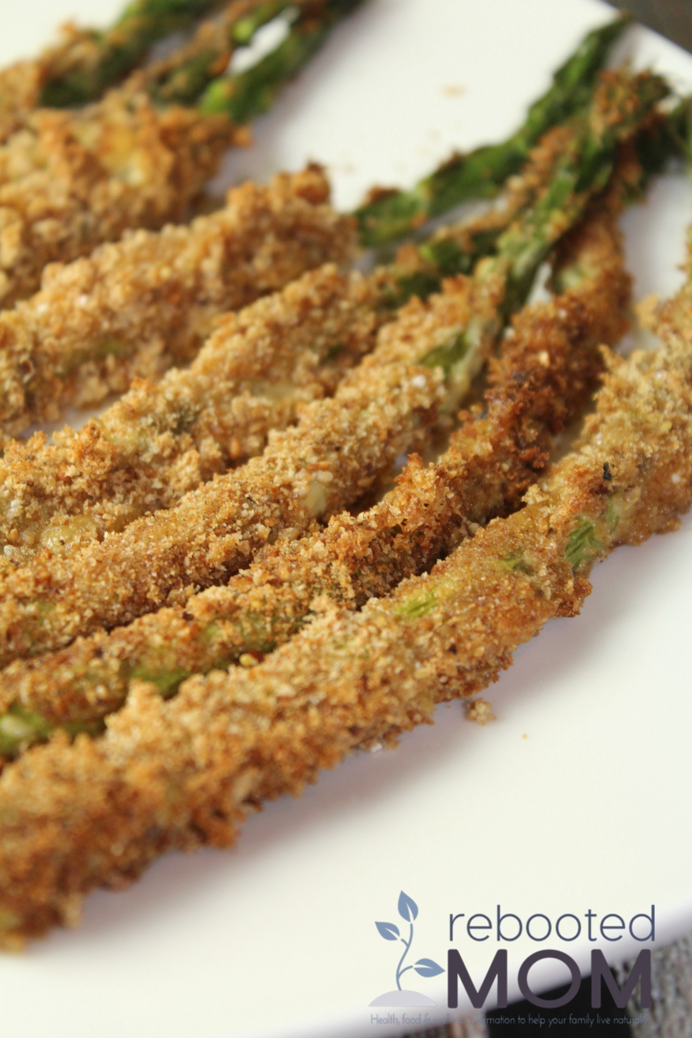 Panko roasted asparagus are fresh asparagus spears coasted in a mixture of grated parmesan and breadcrumbs and baked until they are crispy, golden brown.