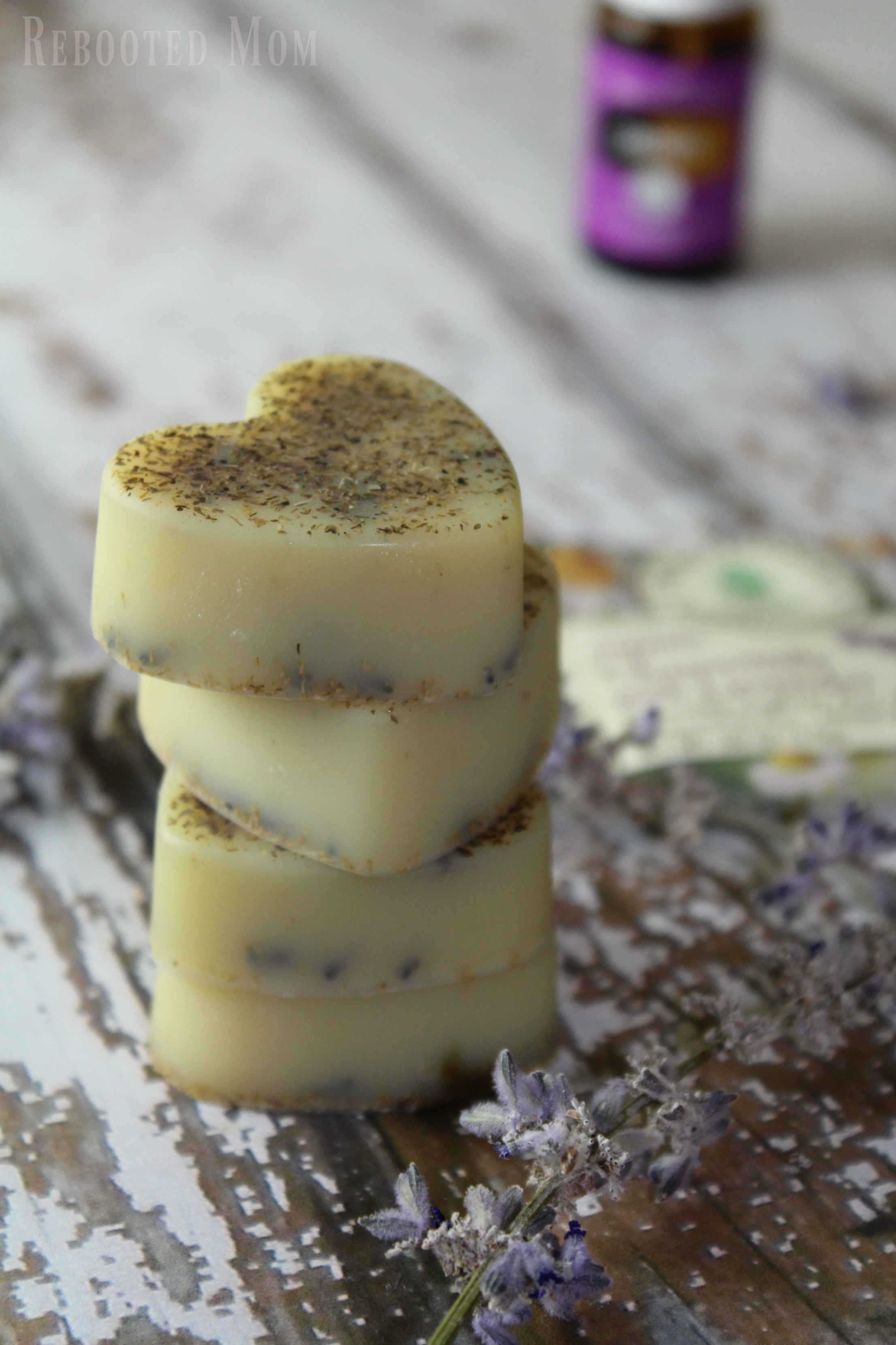 These Lavender Chamomile Bath Melts are incredibly easy to make, and such a fun gift idea for friends, teachers or family! 