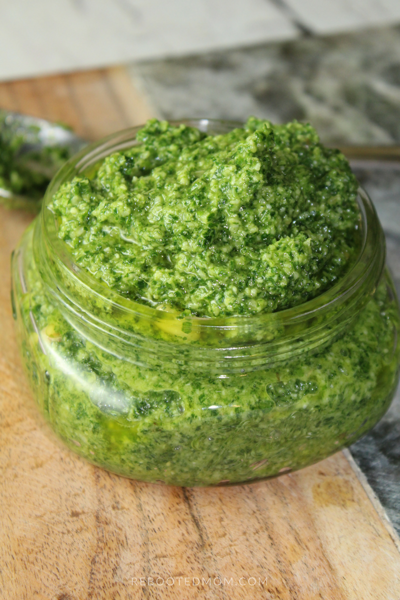 With just a handful of ingredients, this parsley lemon pesto is incredibly easy to whip up!