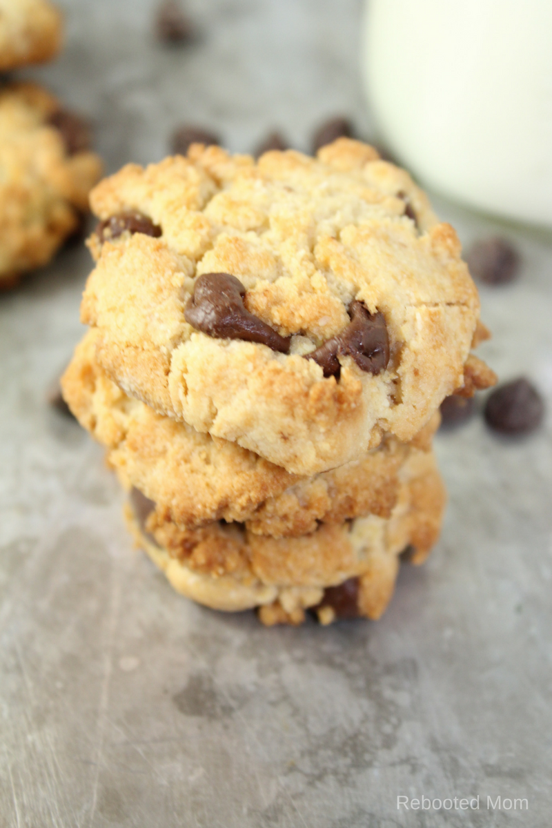 A healthier alternative to the traditional chocolate chip cookie - grain-free, and no refined sugar. They are soft and chocolatey!