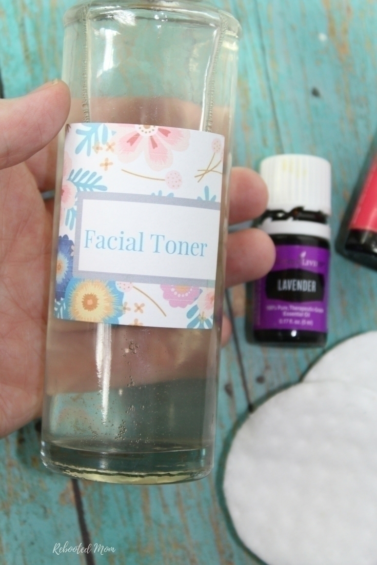 Using Apple Cider Vinegar in your toner can tighten your skin, help even out your tone, balance your pH and even help reduce signs of acne and troubled skin. Use it to throw together this easy facial toner!
