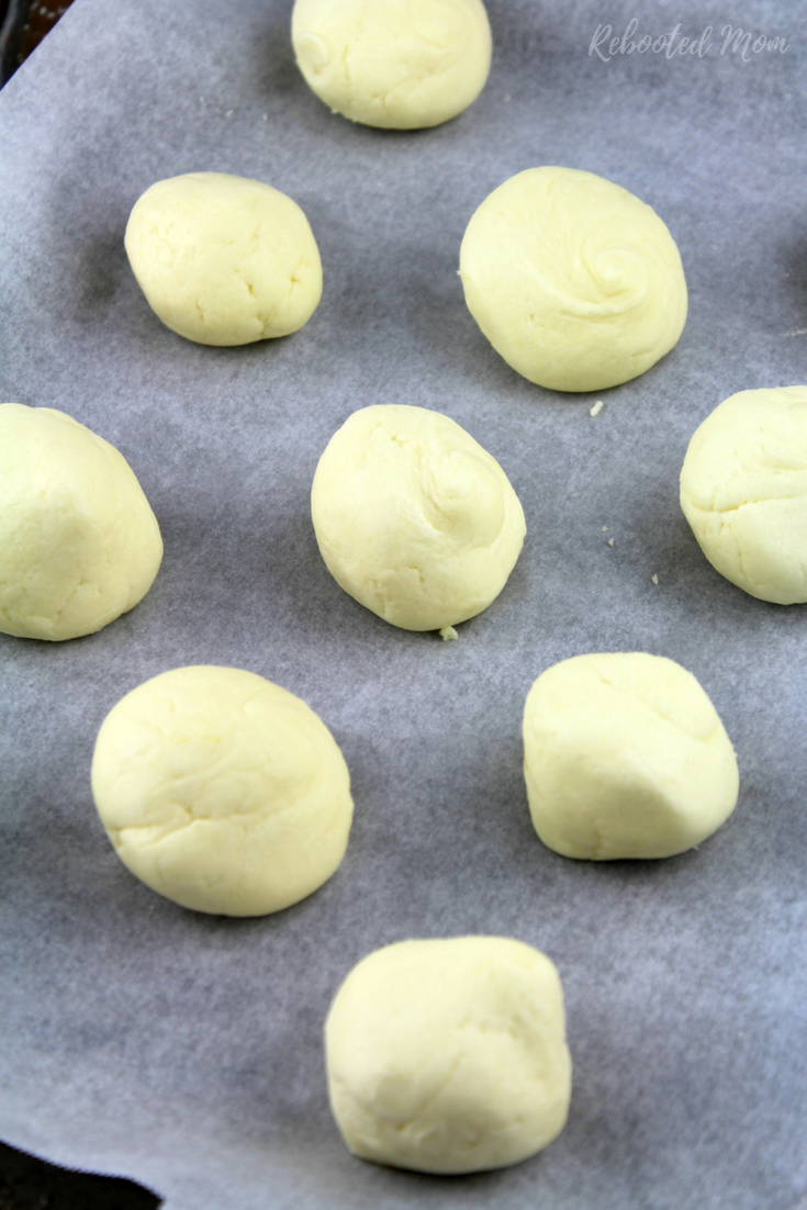 Pan de Yuca before baking \\ Pan de Yuca (Cassava Cheese Bread) is a delicious, gluten-free cheese bread made with yucca flour (tapioca starch) and cheese that's so easy to make!
