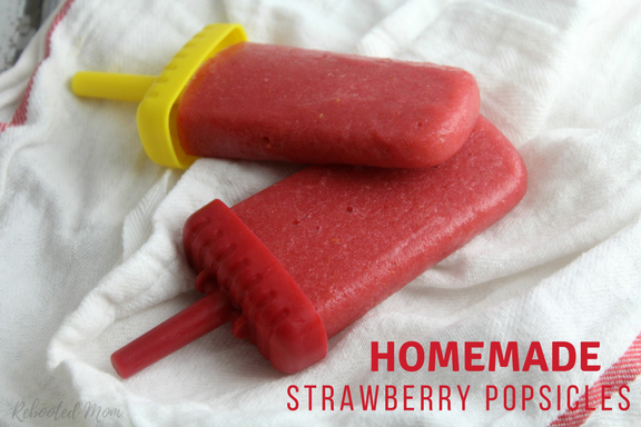 Looking for a healthier alternative to store bought popsicles? These homemade strawberry popsicles are easy and simple and made with fresh strawberries and raw honey.