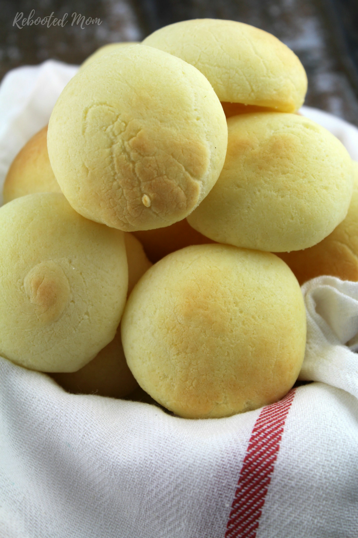Pan de Yuca fresh from the oven \\ Pan de Yuca (Cassava Cheese Bread) is a delicious, gluten-free cheese bread made with yucca flour (tapioca starch) and cheese that's so easy to make!