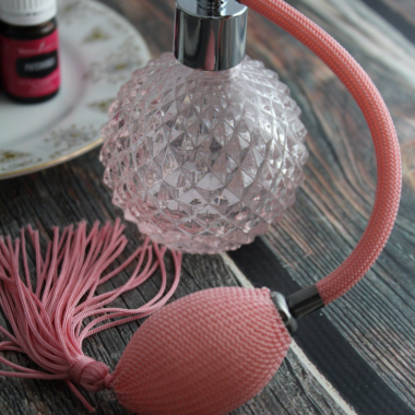 DIY Homemade Perfume with Essential Oils