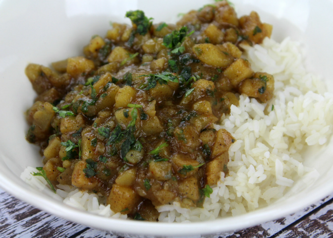 A rich and flavorful potato curry that comes together with simple ingredients. #potato #curry #meatless #vegan #vegetarian