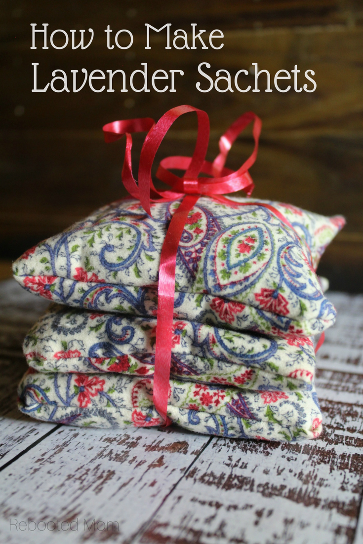 Lavender sachets are a beautiful homemade gift idea for family and friends. They smell wonderful and are a great way to use up fabric scraps! #lavender #sachets #sewing #DIY #homemadegift