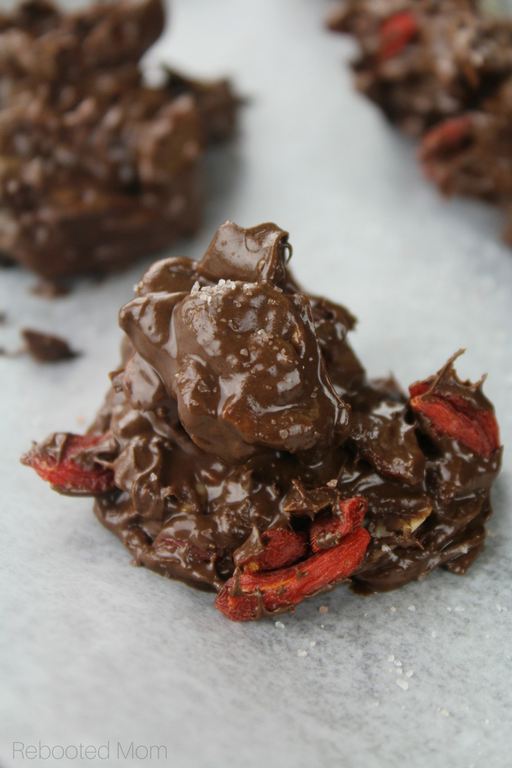 These easy, no bake Chocolate Goji Berry Sea Salt Drops are a decadent chocolate treat with just four simple ingredients that take just minutes to make! #gojiberry #chocolate #holidays #nobake