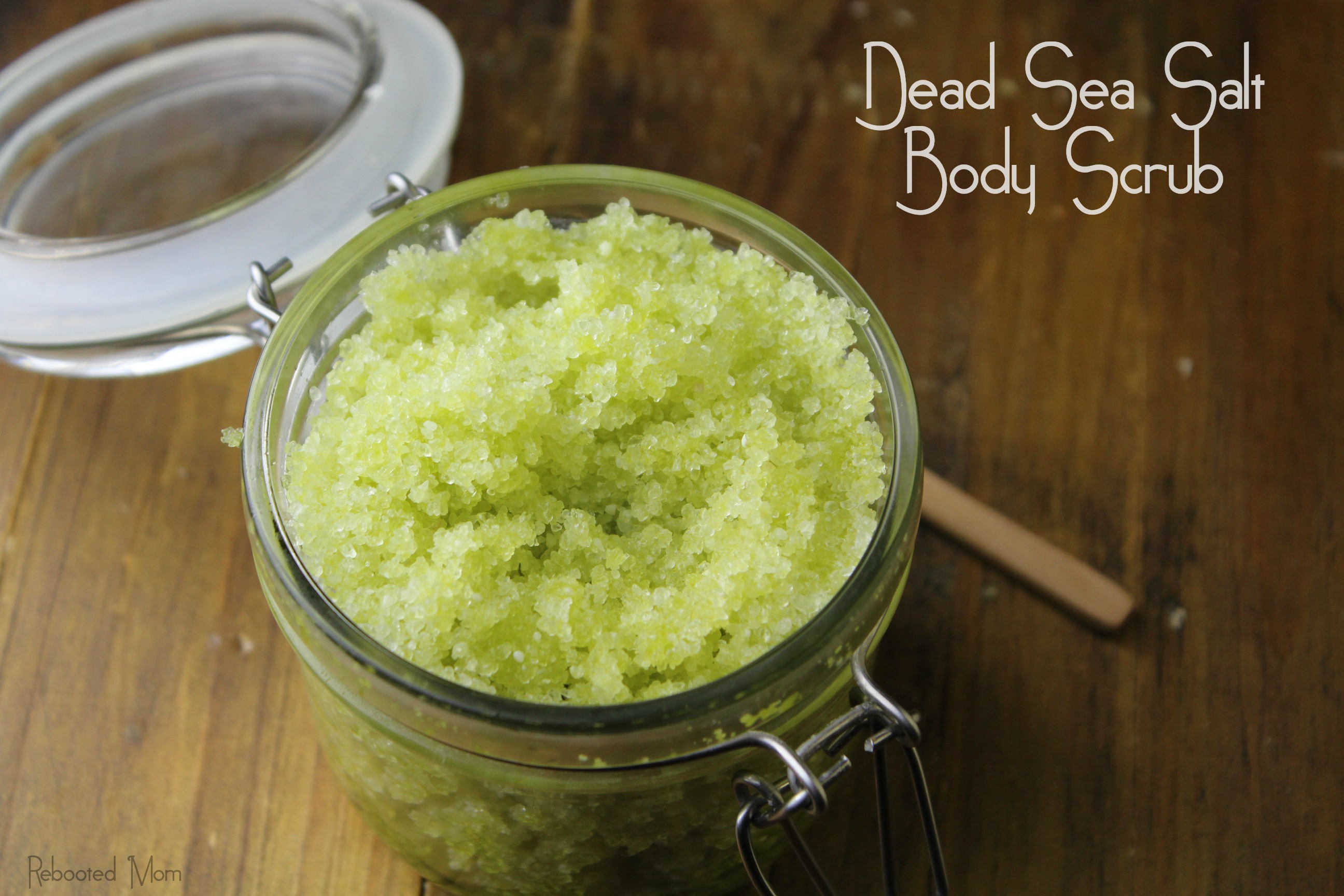 Mineral rich Dead Sea salt scrub, with natural, moisturizing oils perfect for gentle exfoliation and deep hydration of the skin.