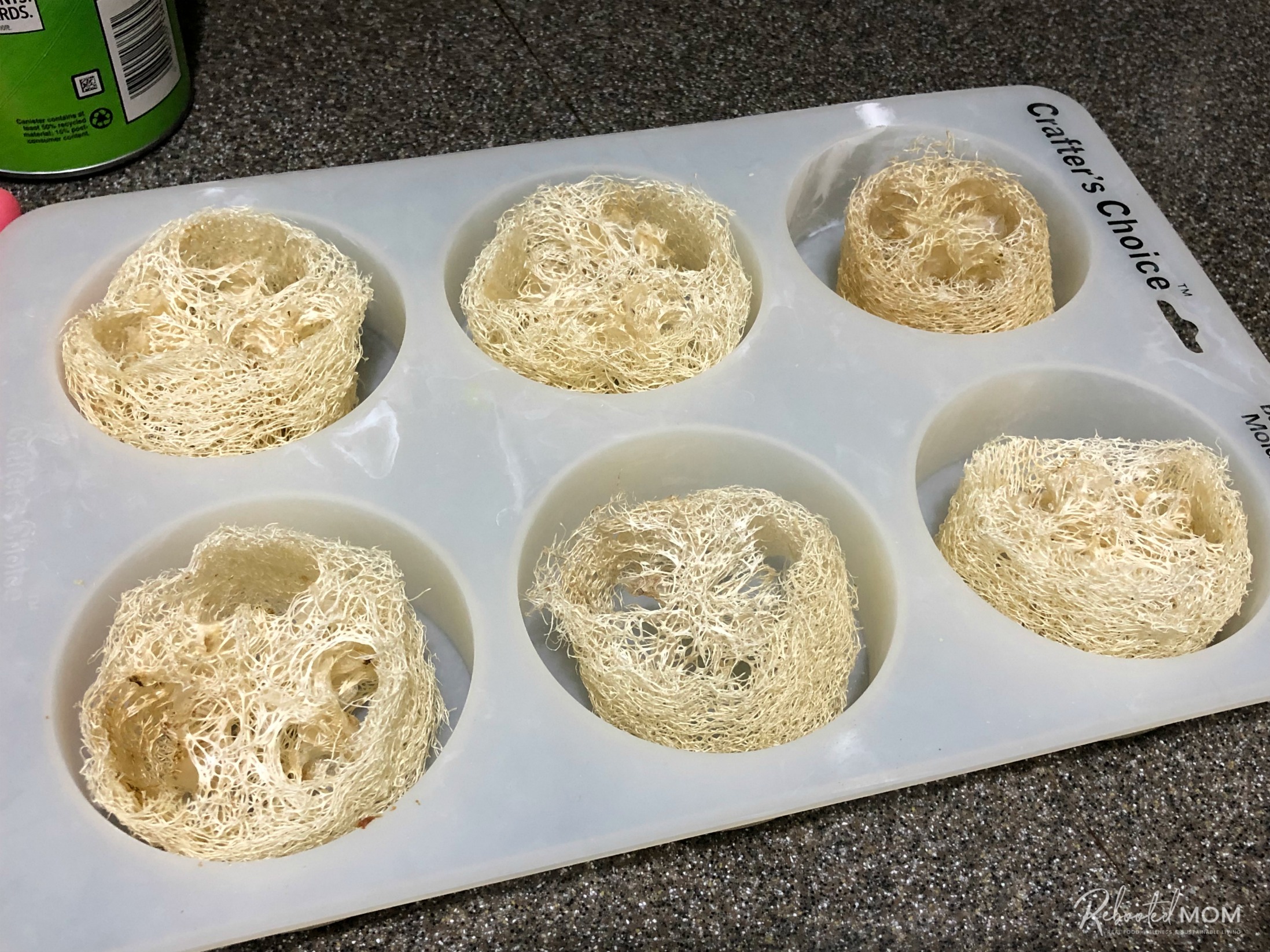 Loofah rounds in a 6 ct cavity mold