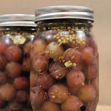 Quick Pickled Grapes