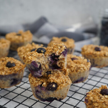 Blueberry Baked Oatmeal Cups combine simple, healthy ingredients into a quick and easy snack that's perfect for a quick breakfast!