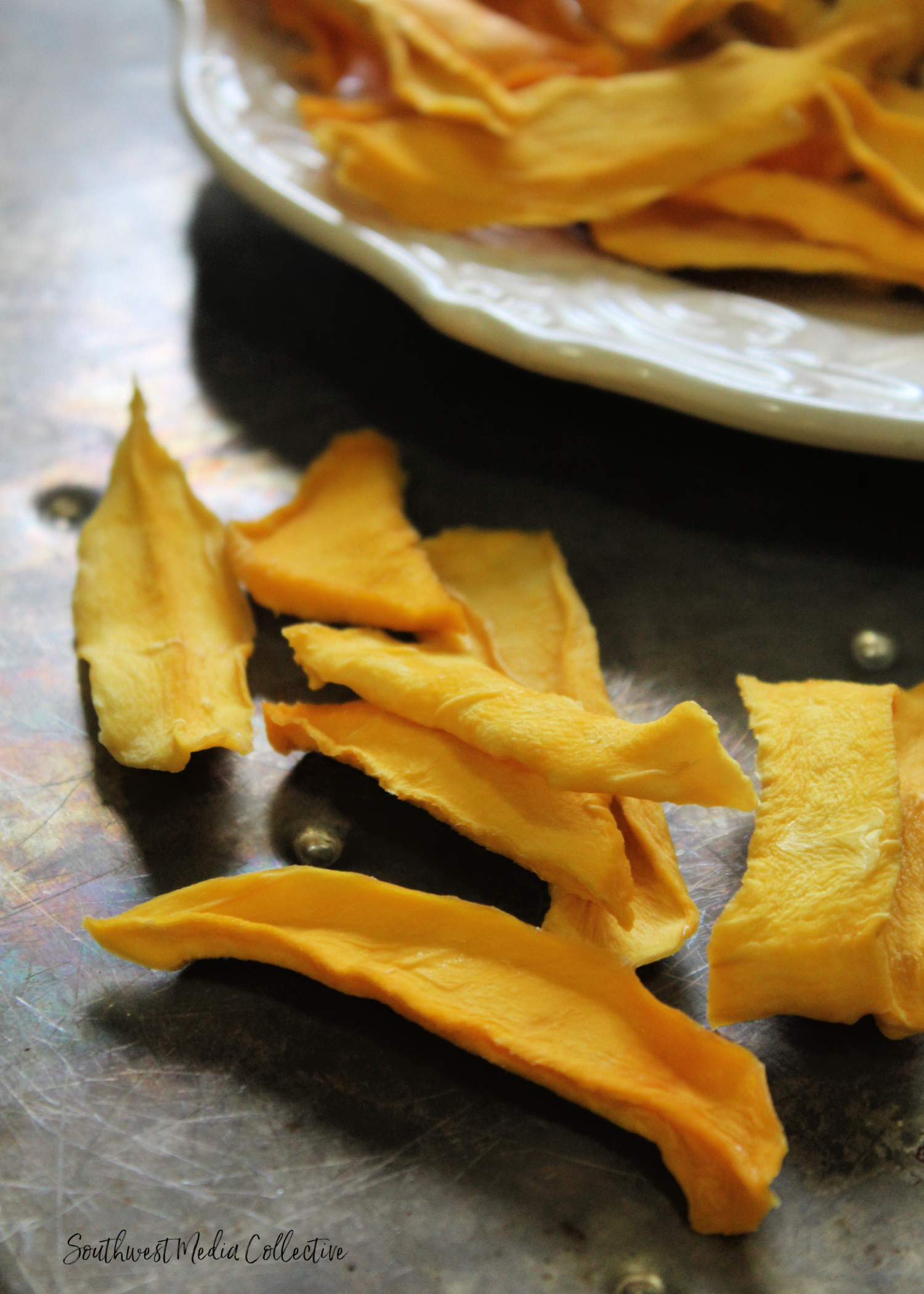Step by step instructions to teach you to how to dehydrate mangoes in your home dehydrator - a healthy, filling and delicious snack!